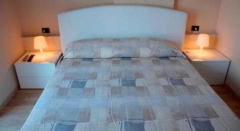 B&B Tirana Smile ภายนอก รูปภาพ