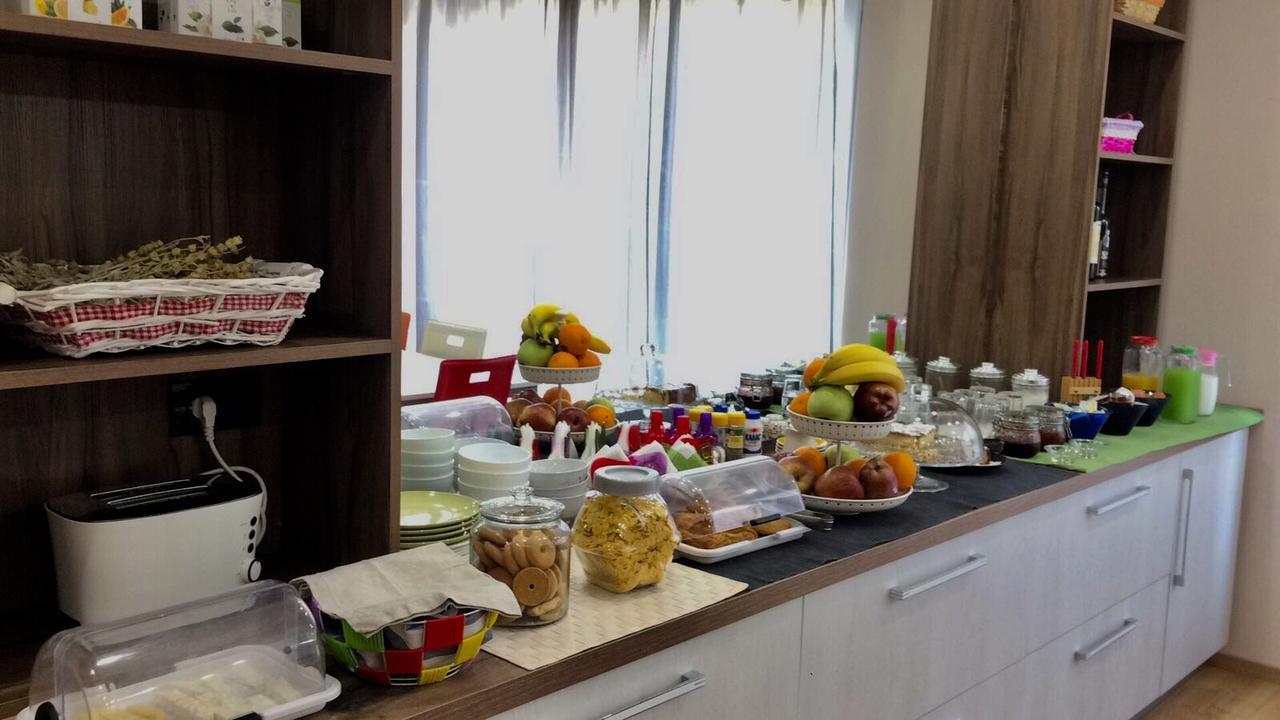 B&B Tirana Smile ภายนอก รูปภาพ