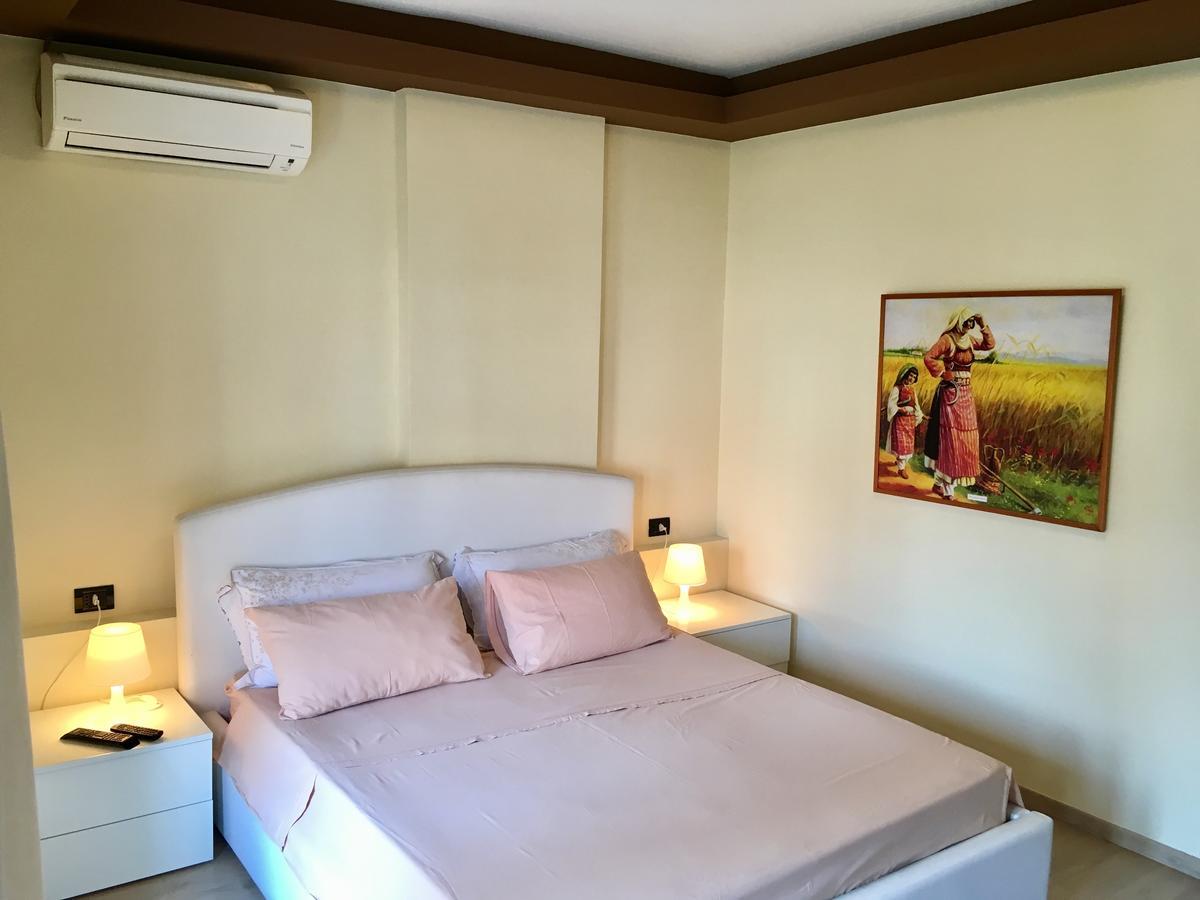 B&B Tirana Smile ภายนอก รูปภาพ